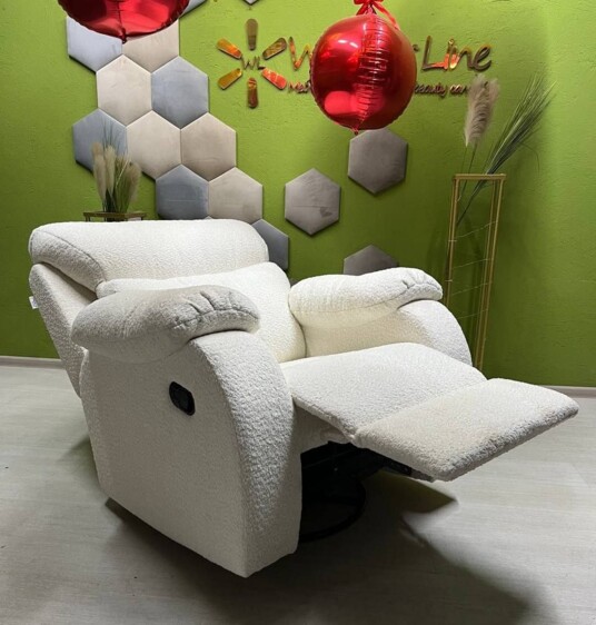 Реклайнер COMFORT з функцією коливання та обертання