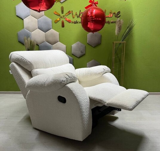 Реклайнер COMFORT з функцією коливання та обертання